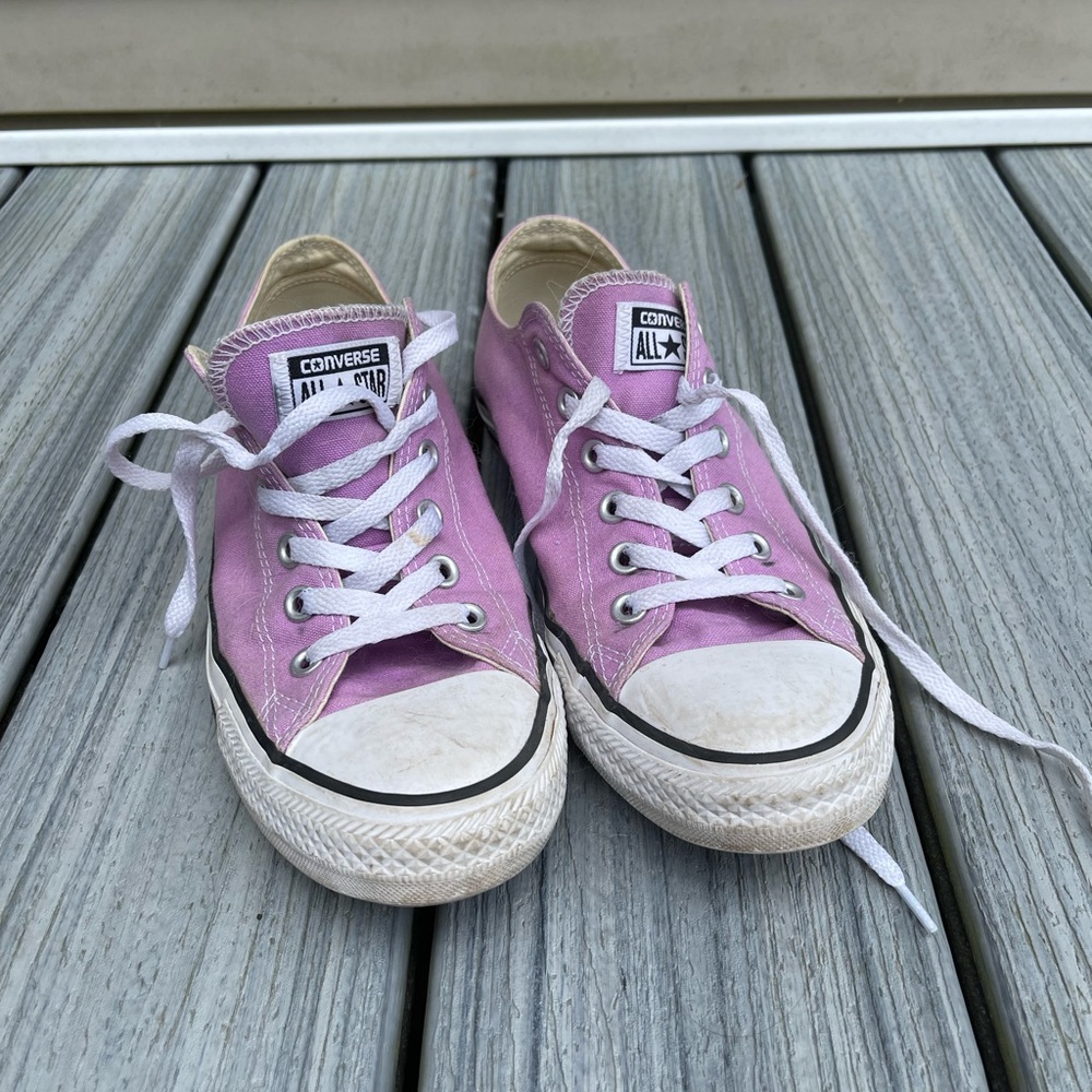 Converse low top Purple Orchid sneakers